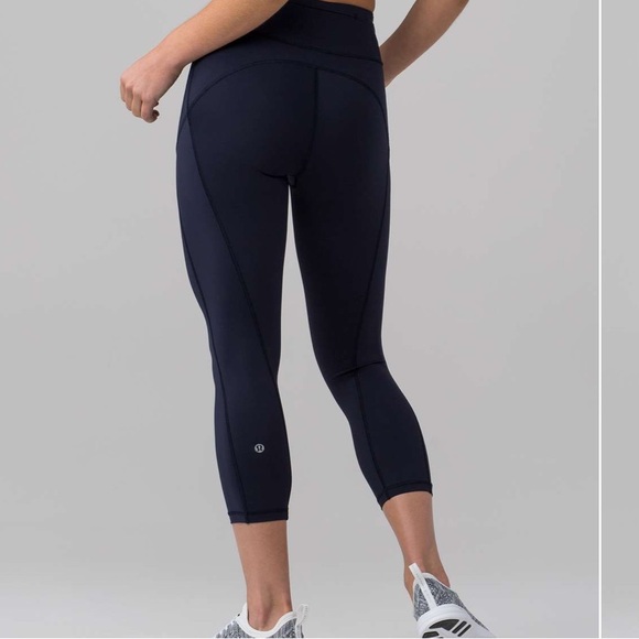 Lululemon Final Lap Crop *23" - Picture 4 of 8
